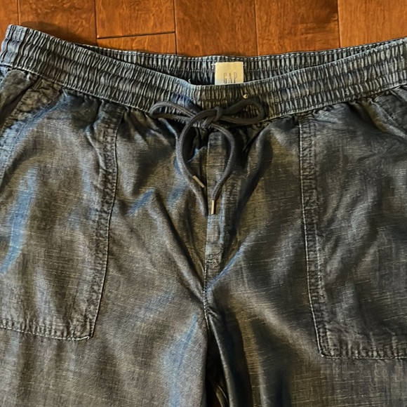 GAP size m light weight joggers - Picture 2 of 5
